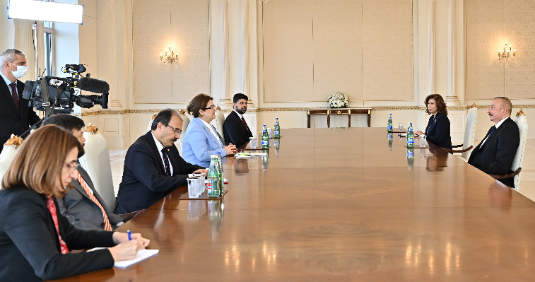 President Ilham Aliyev receives Minister of Family and Social Services of the Republic of Turkiye